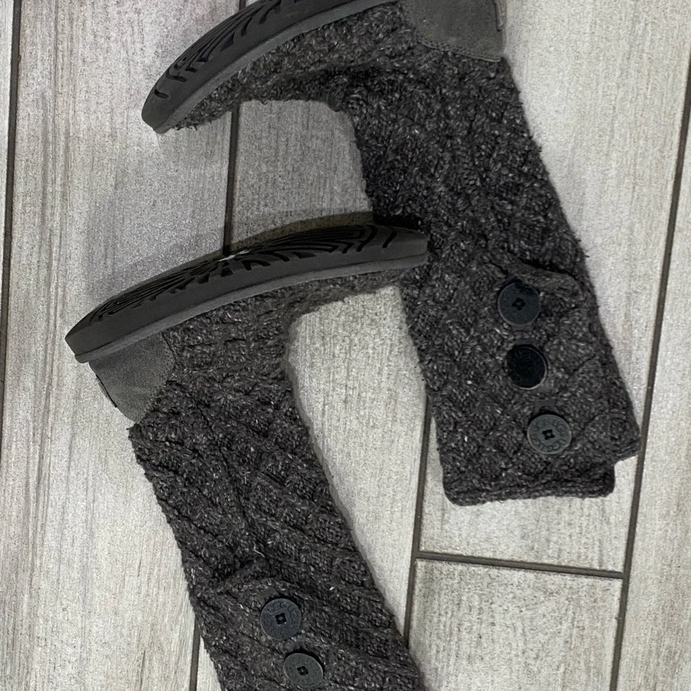 UGG knit detail boots size 5